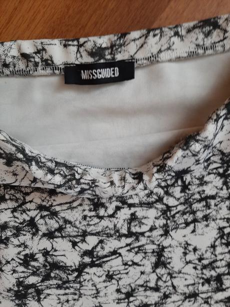 Elastická, krátka sukňa s potlačou, s