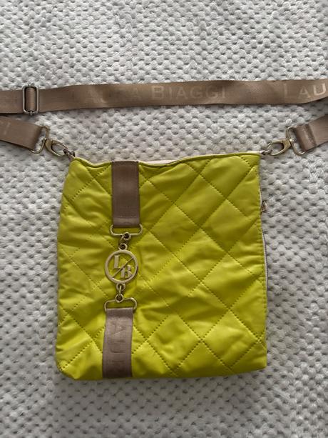 Krásna kabelka, lara bags