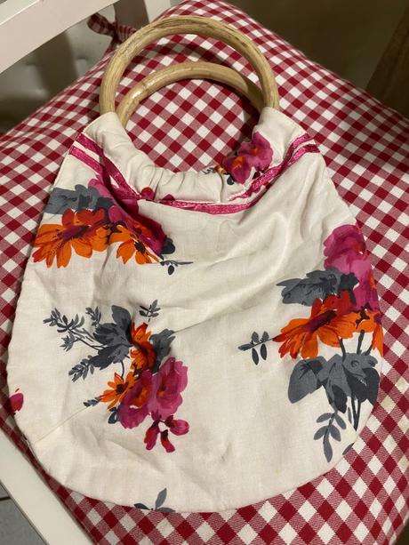 Kabelka monsoon, monsoon