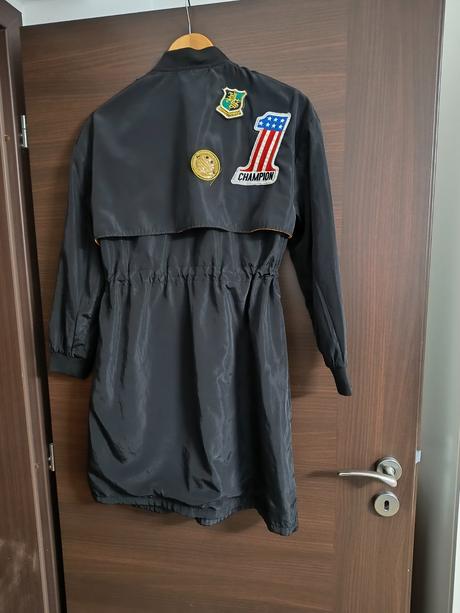 Prechodná bunda, 170