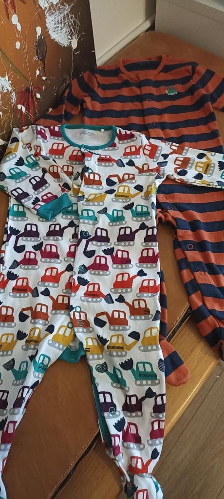 Pyžamka next s bagrami, next,80