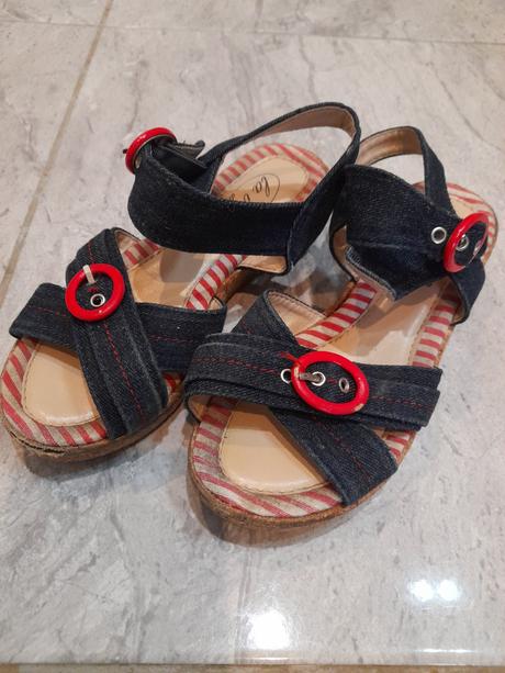 Sandále, 32