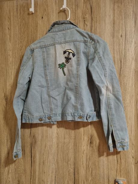 Minimalne nosená riflova bundička, s