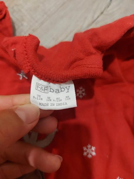 Vianočné šaty, 80