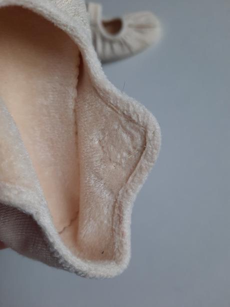 Luxusné capačky, topánočky zn. escada, <17