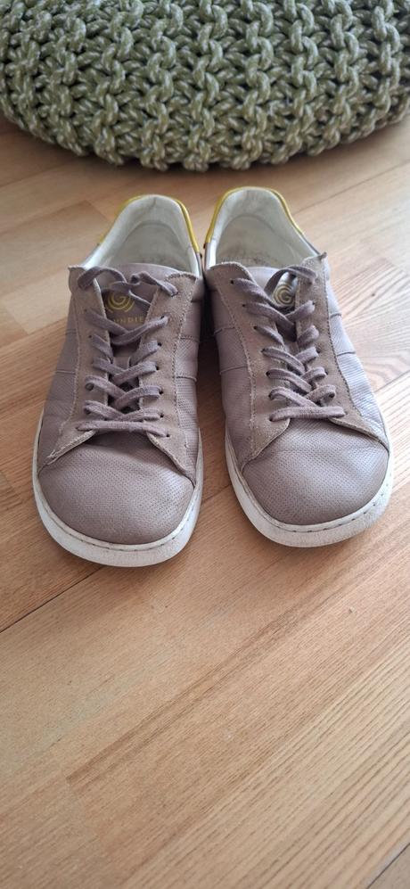 Tenisky groundies, 39