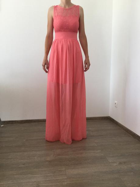 Šaty na príležitosť, s