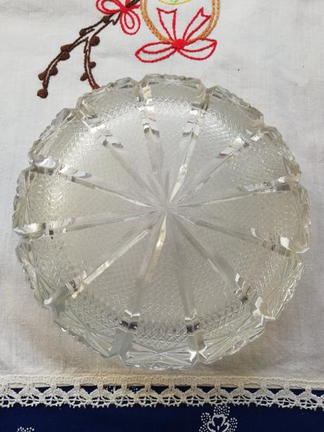 Krištáľový popolník, 