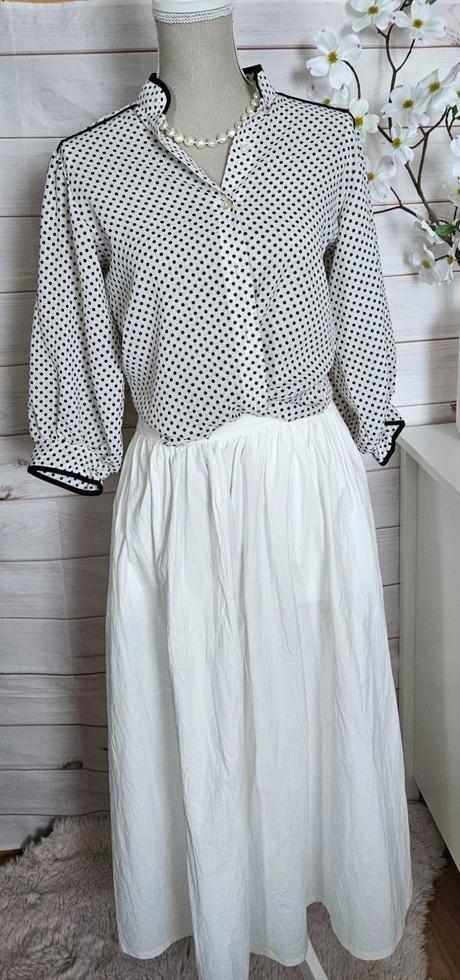 Krásna lahulinká blúzka, 36