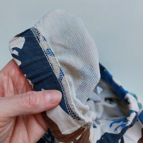 Tepláčky s dino kamuflážou, zachovalé, h&m,116