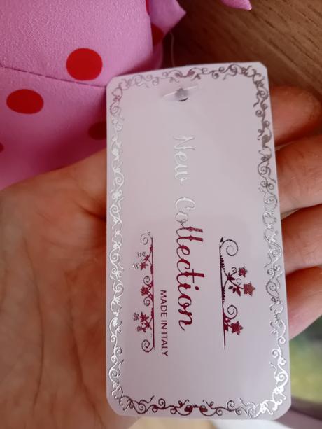 Romamtické bodkované šaty, 