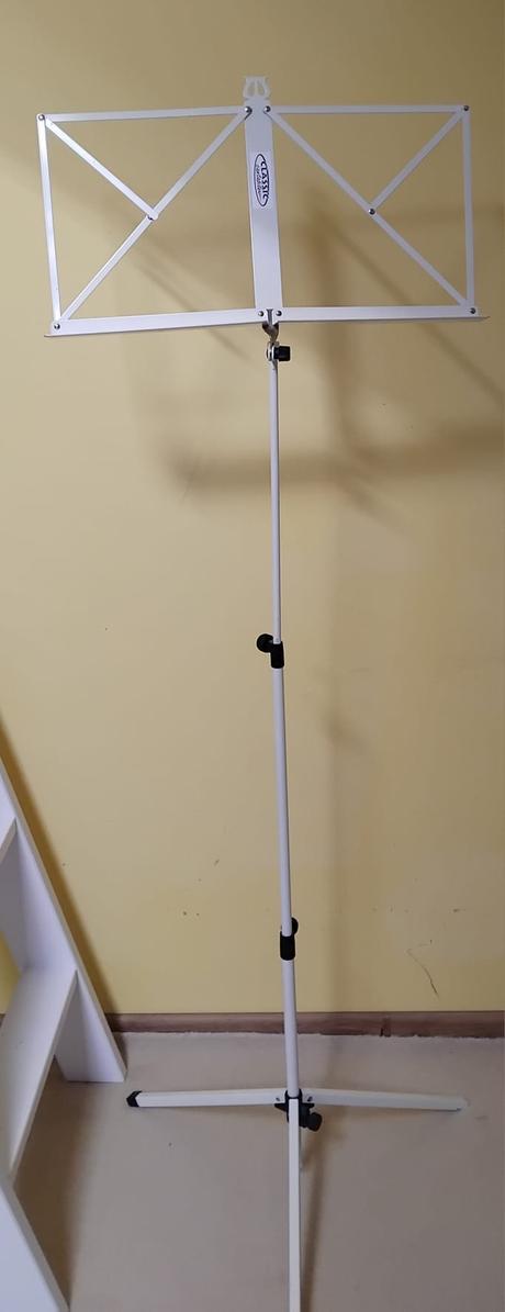 Stojan na noty a gitarova podnozka,