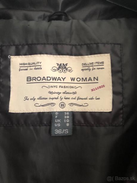 Cierna vypasovana bunda, 38