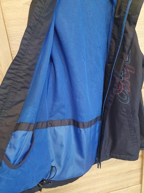 Tenká vetrovka, umbro,152