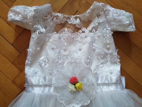 Spoločenské šaty alebo na 1. sv. prijímanie, 140