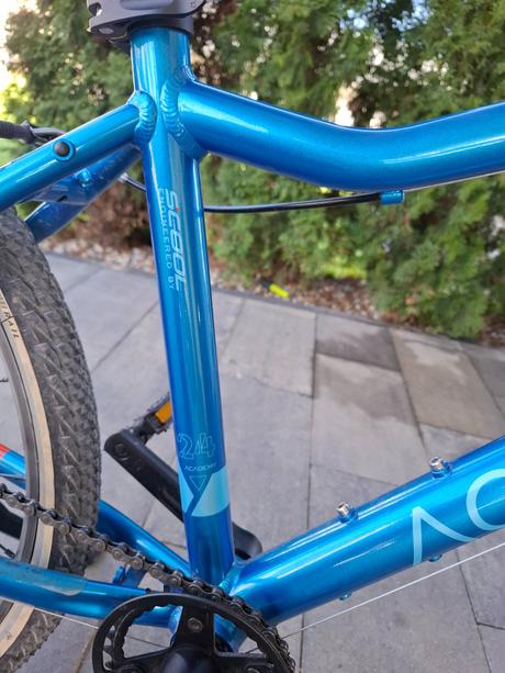 Bicykel academy 5, woom,24