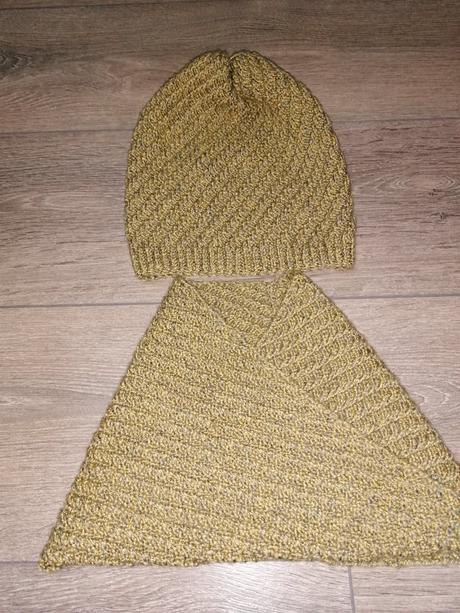 Čiapka s nakrcnikom, 146