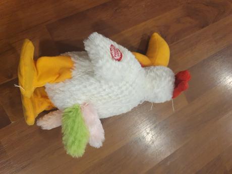 Plyšový kohútik, sám stojí, 