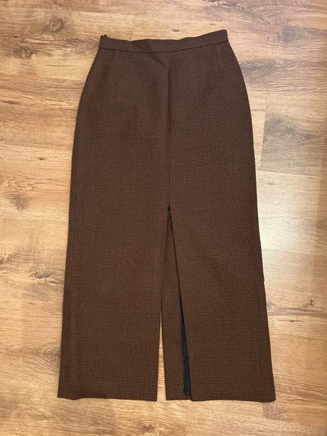 Kvalitná vlnena sukňa s-m, 36