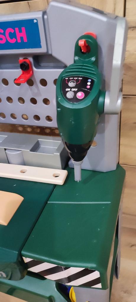 Pracovný detský stôl / dielňa bosch,