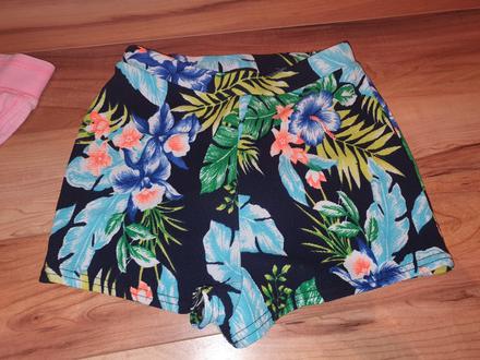 Úžasné šortky 140-146, 140