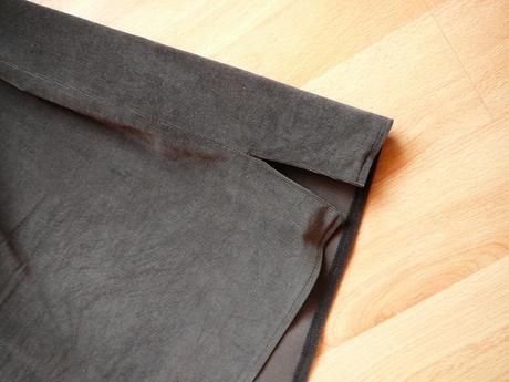 Pekna suknicka s jemnej mencestroviny, xs