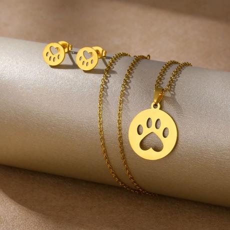 Náušnice a retiazka s príveskom labka,