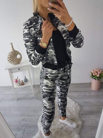 Maskáčová sivá tepláková súprava,