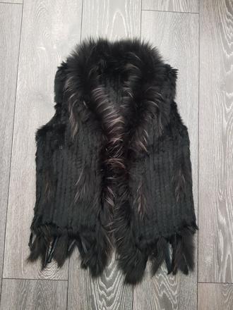 Vesta z pravej kozusiny, s