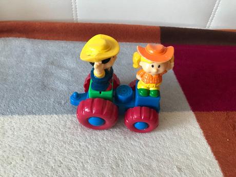 Lego domček+ autičko, 3 zvieratka, 2 panáčiky,