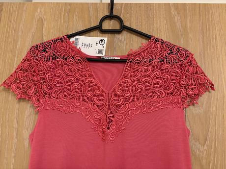Tricko s krajkou v dekolte s visackou, orsay,s