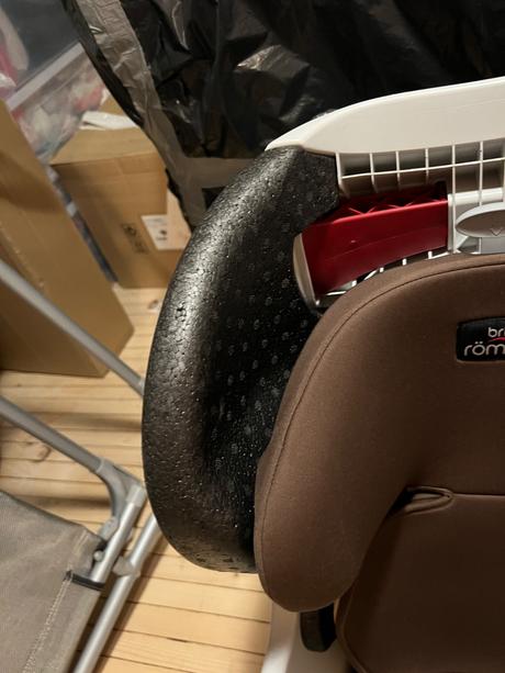 Autosedacka romer, römer