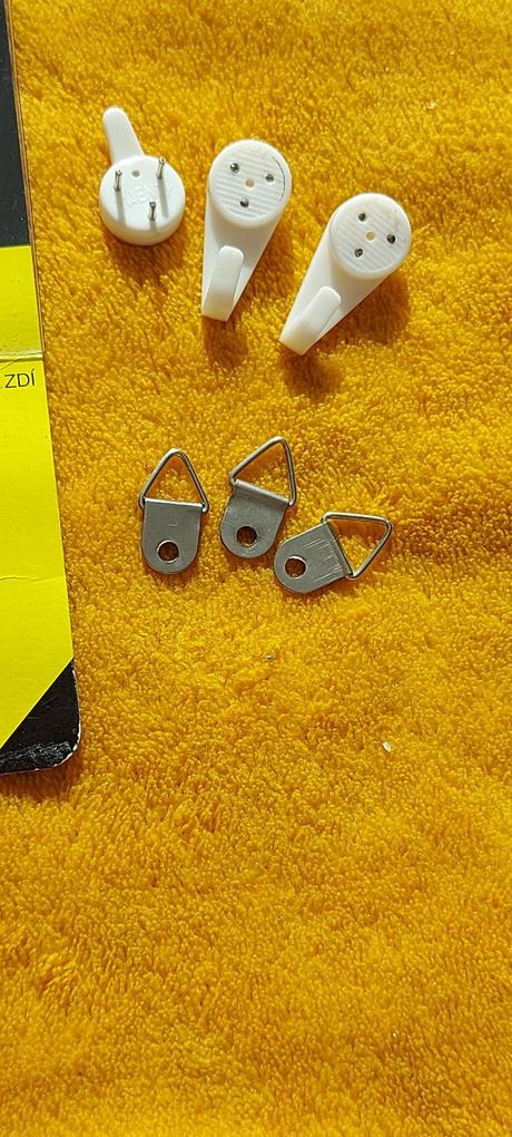 Háčiky na upevnenie obrazov, 