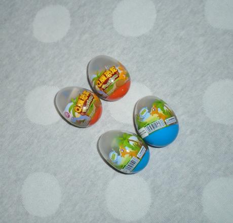 4 x vajíčko s dinosaurami,