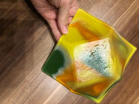 Sklena tacka pod sviecku, 