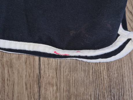 Sukna so vsitymi kratasmi, nike,116