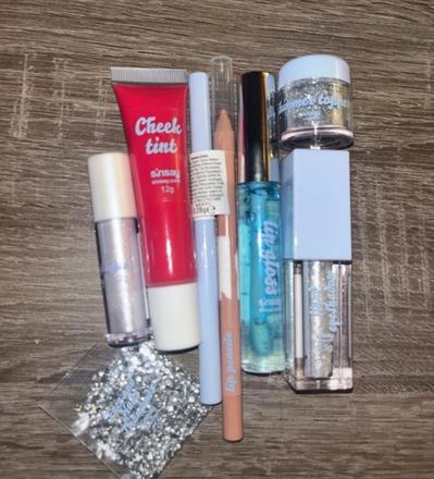 Makeup,
