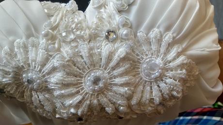 Svadobné/popolnočné šaty, 158