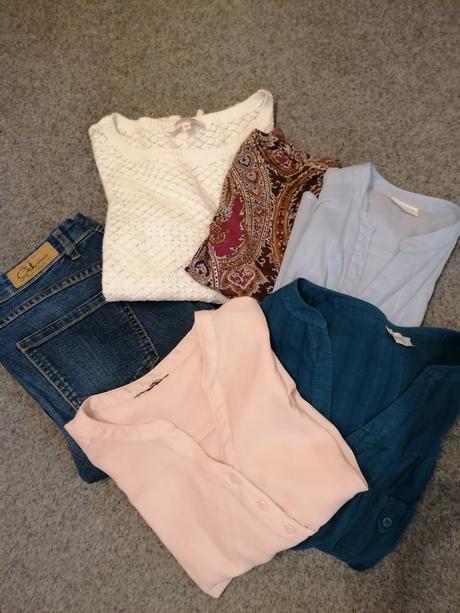 Balíček oblečenia, s