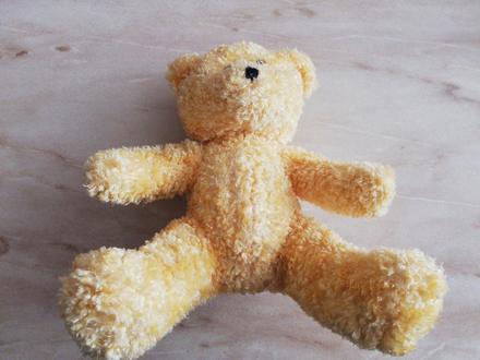 Plyšový medveď žltý, 