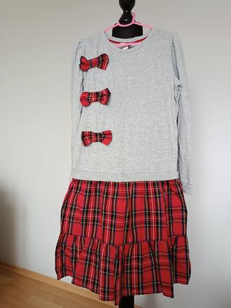 Kárované šaty, 146