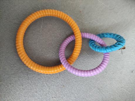 Rôzne náušnice, mango