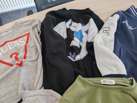 Mix mikiniek, 140