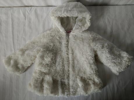 Biely "kožušinový" kabátik, city vane, 86
