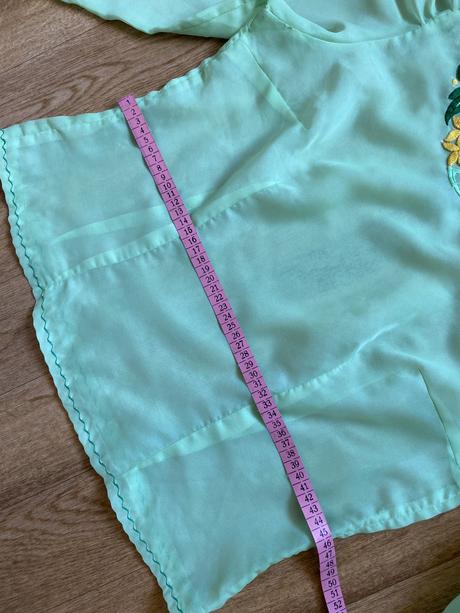 Vintage folklórna blúzka vyšívaná, m