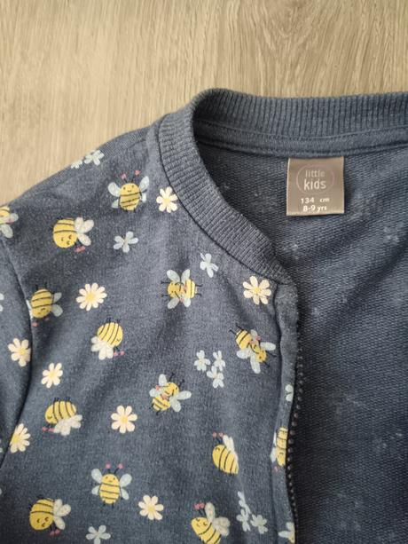 Včielkova mikina, kik,134