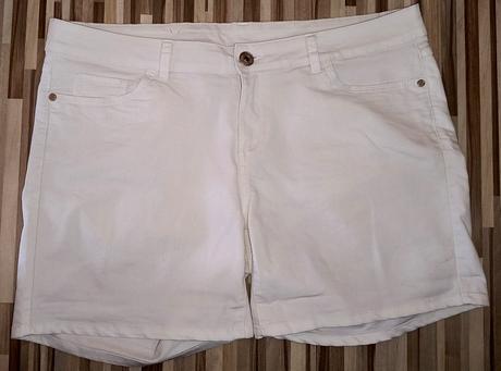 Pekné biele kraťase v. 44, takko,44