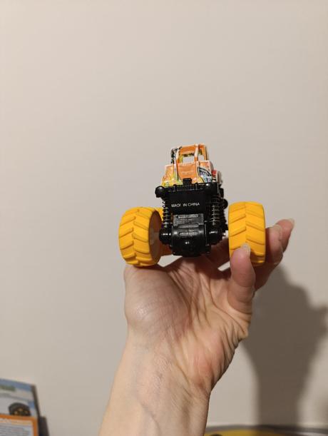 Domiešavač a monster truck, 