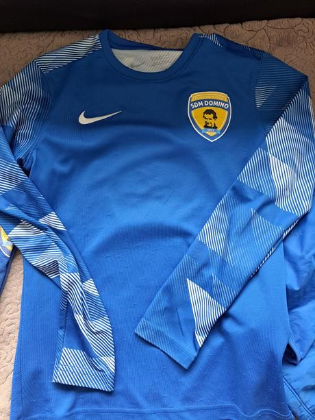 Sustakovs bunda, nike,146