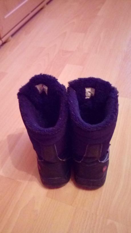 Čierne čižmy už aj s poštou., loap,30